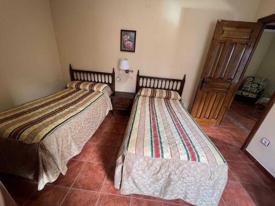אורופסה Apartamentos Turisticos La Posada מראה חיצוני תמונה
